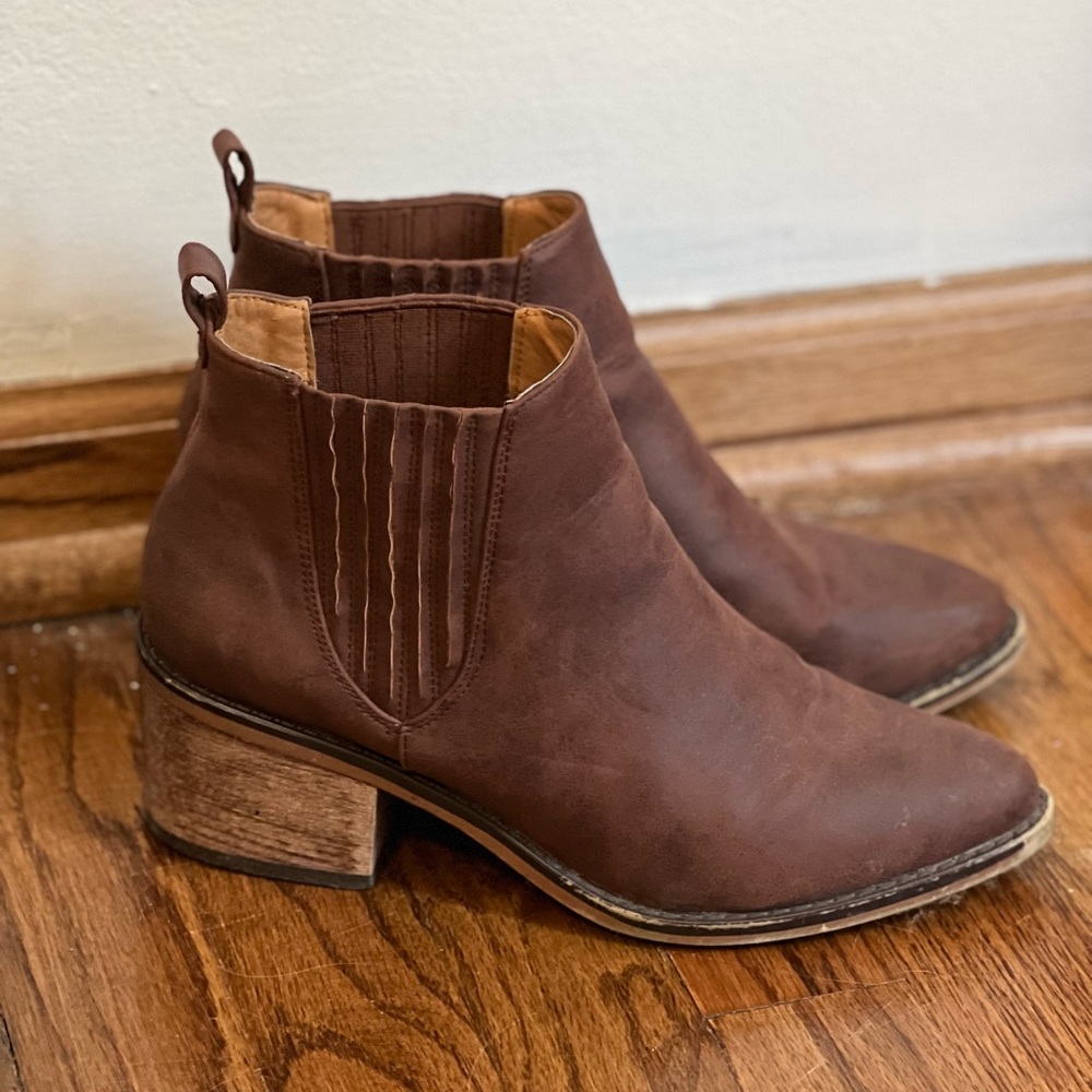 Buckle boots!